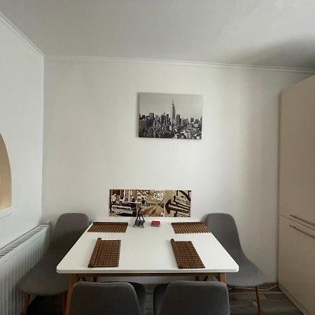 Soho Apartment Fagaras - 1 Bedroom & Extensible Couch Exterior foto