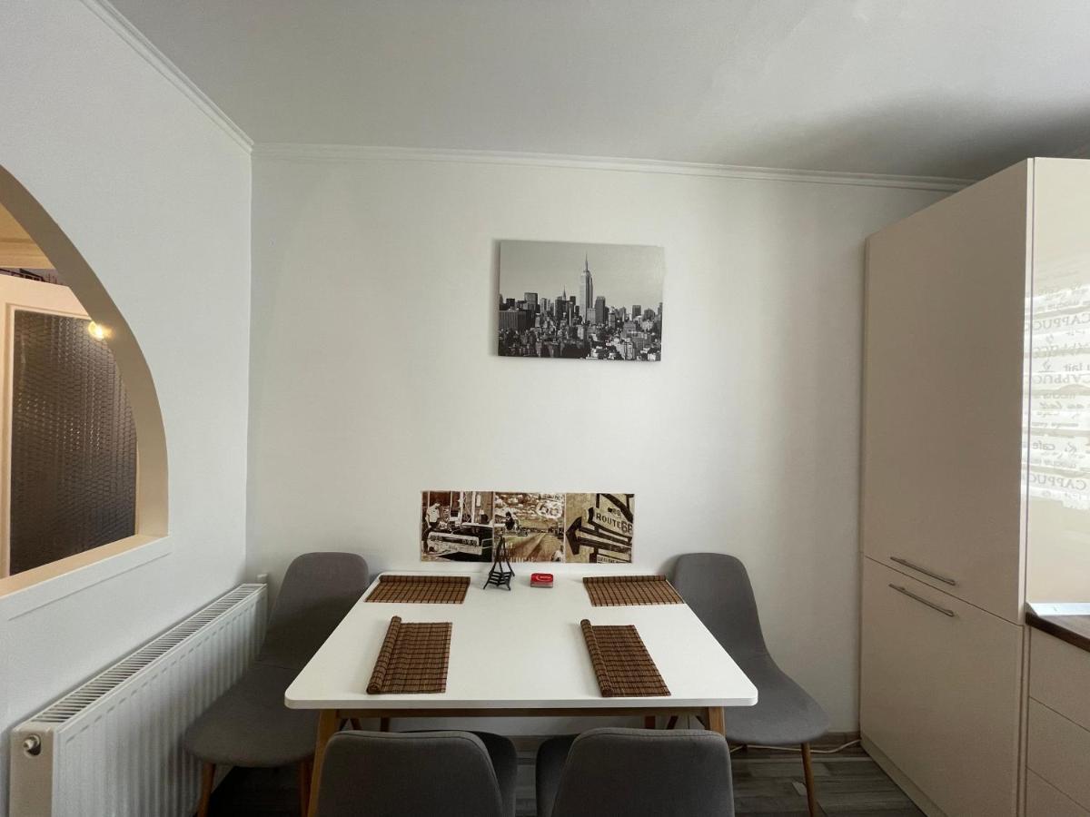 Soho Apartment Fagaras - 1 Bedroom & Extensible Couch Exterior foto