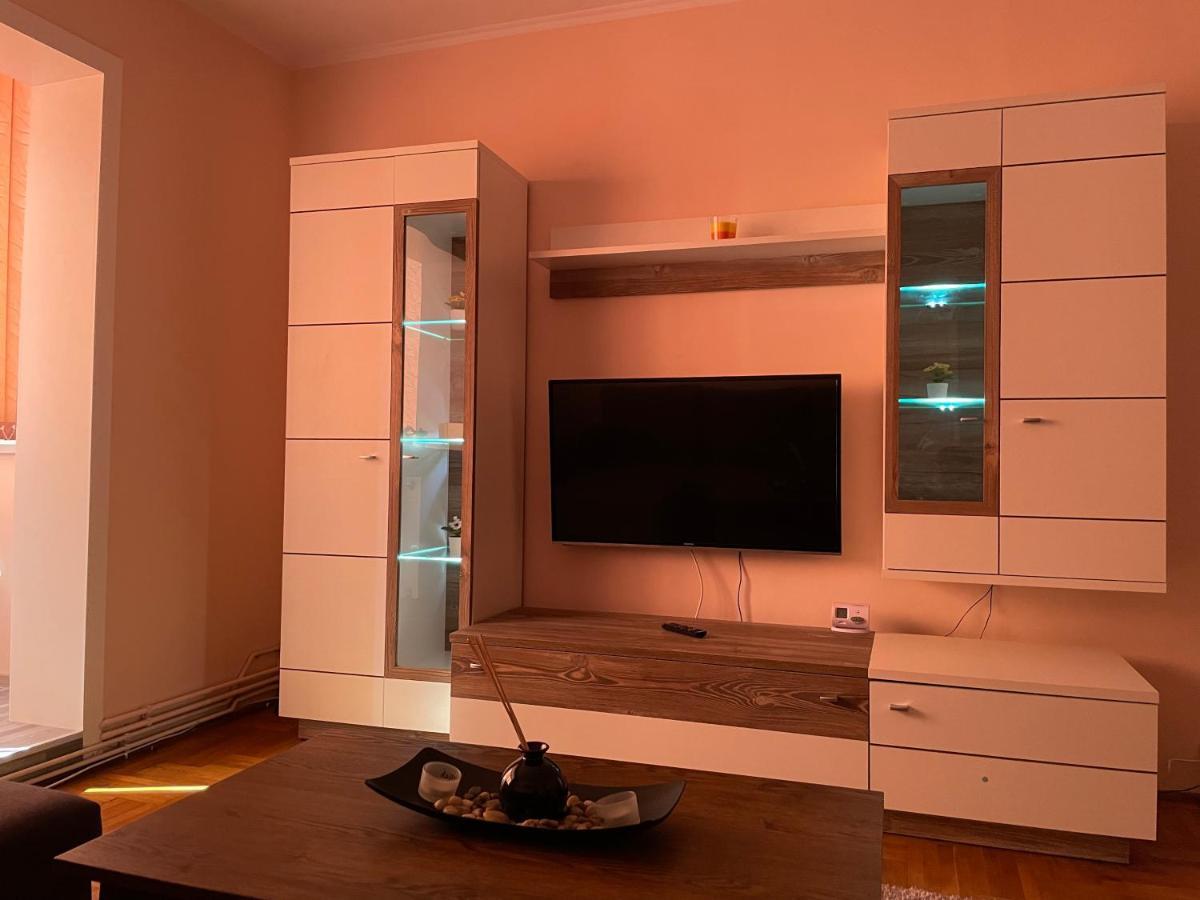 Soho Apartment Fagaras - 1 Bedroom & Extensible Couch Exterior foto